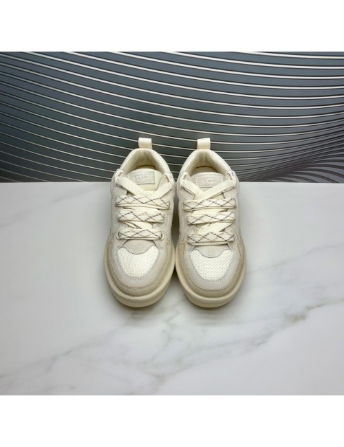 UGG sneaker hielo