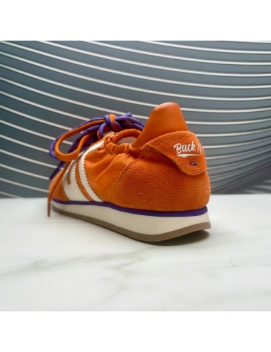 Retro sneaker naranja