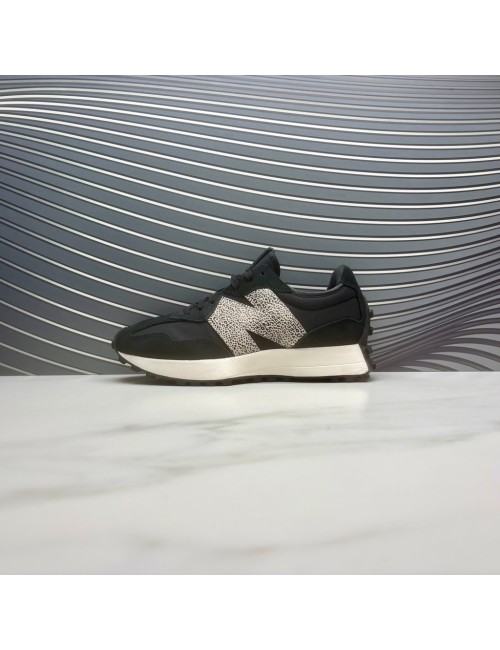 SNEAKER NEGRO blanco