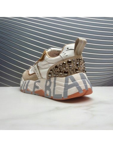 SUPER SNEAKER plataforma tachas blanco