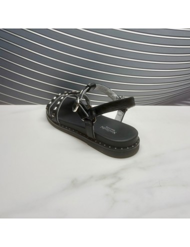 SANDALIA tachas negra
