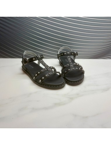 SANDALIA tachas negra