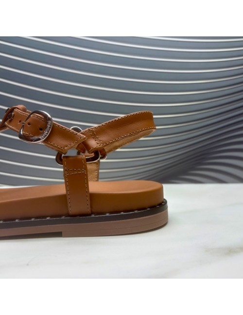SANDALIA tachas cuero