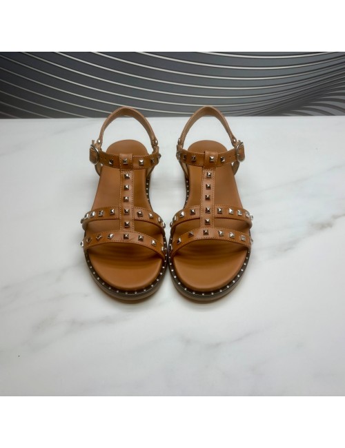 SANDALIA tachas cuero