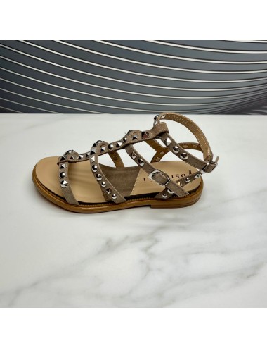 SANDALIA tachas taupe