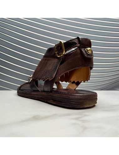 SANDALIA plana flecos marron