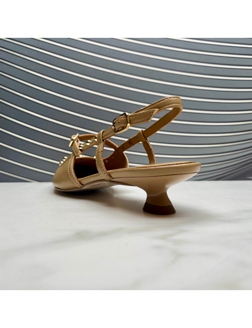ZAPATO abierto tachas camel