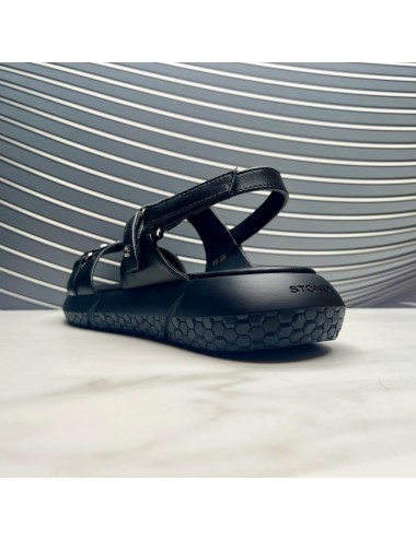 SANDALIA tachas negra