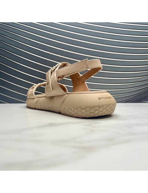 SANDALIA tachas beig