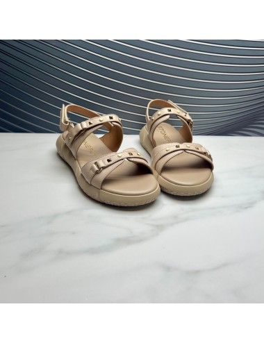 SANDALIA tachas beig