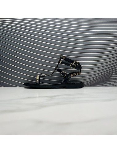SANDALIA tachas negra