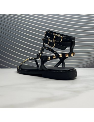 SANDALIA tachas negra