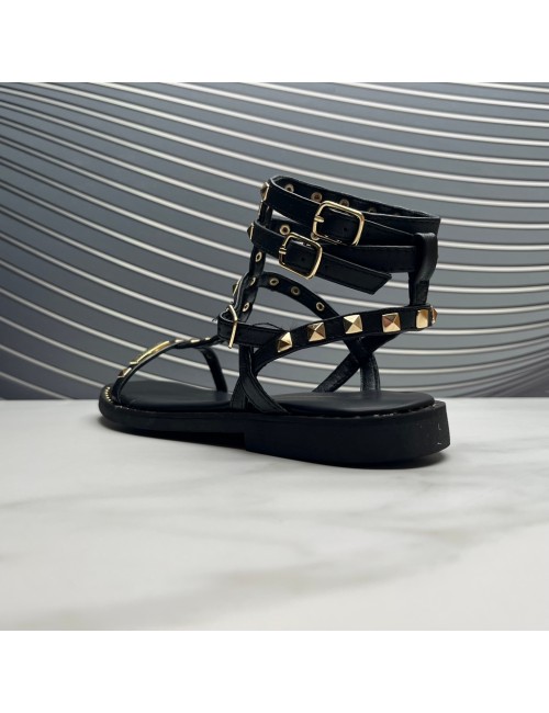 SANDALIA tachas negra