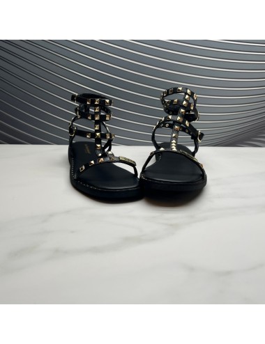 SANDALIA tachas negra