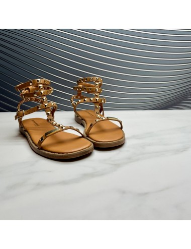 SANDALIA tachas cuero