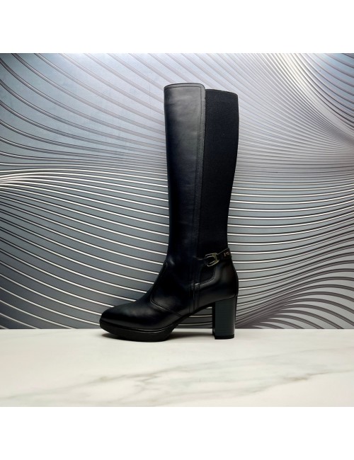 Bota plataforma negra