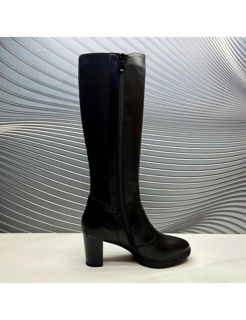 Bota plataforma negra