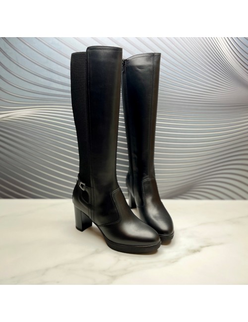 Bota plataforma negra