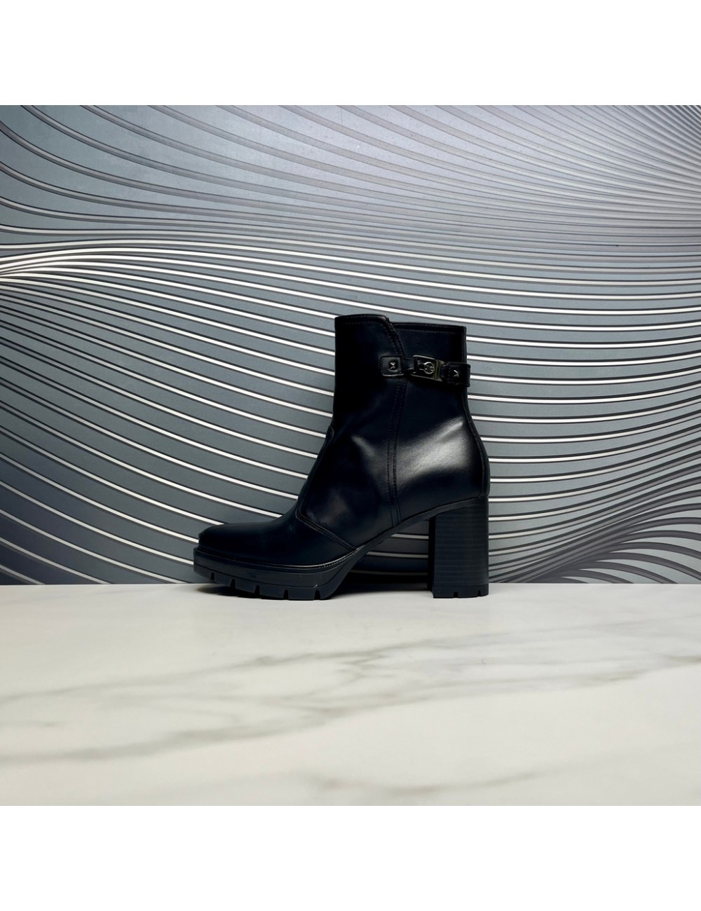 Botin cremallera negro