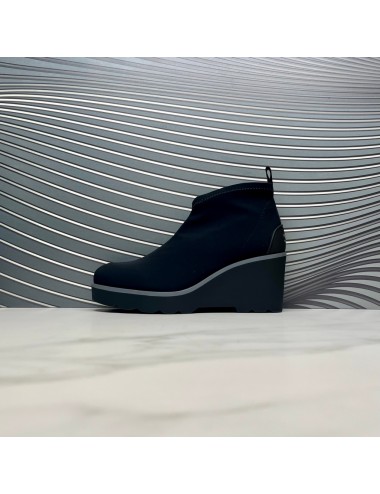 BOTIN corto hidrofugado cuna negro