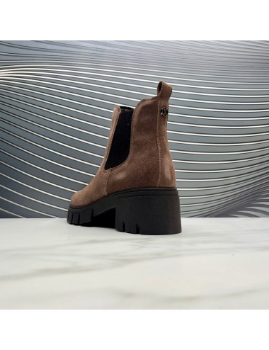 CHELSEA CAMEL