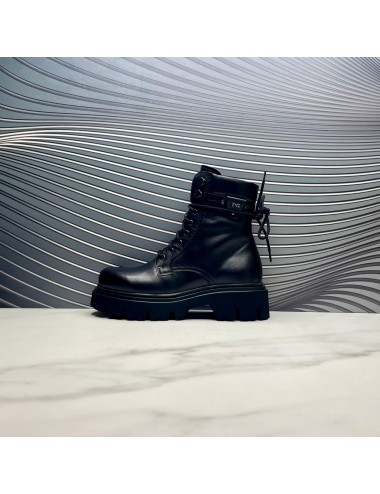 Botin cordon volumen negro