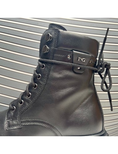 Botin cordon volumen negro