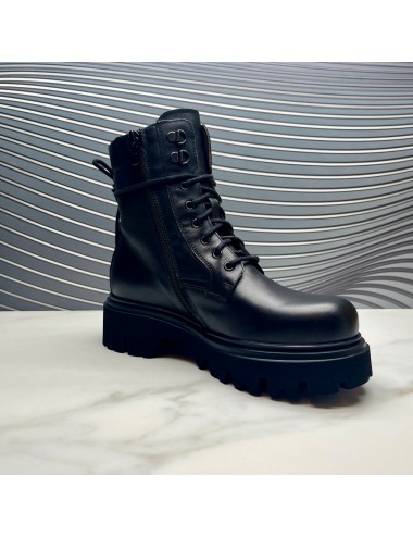 Botin cordon volumen negro
