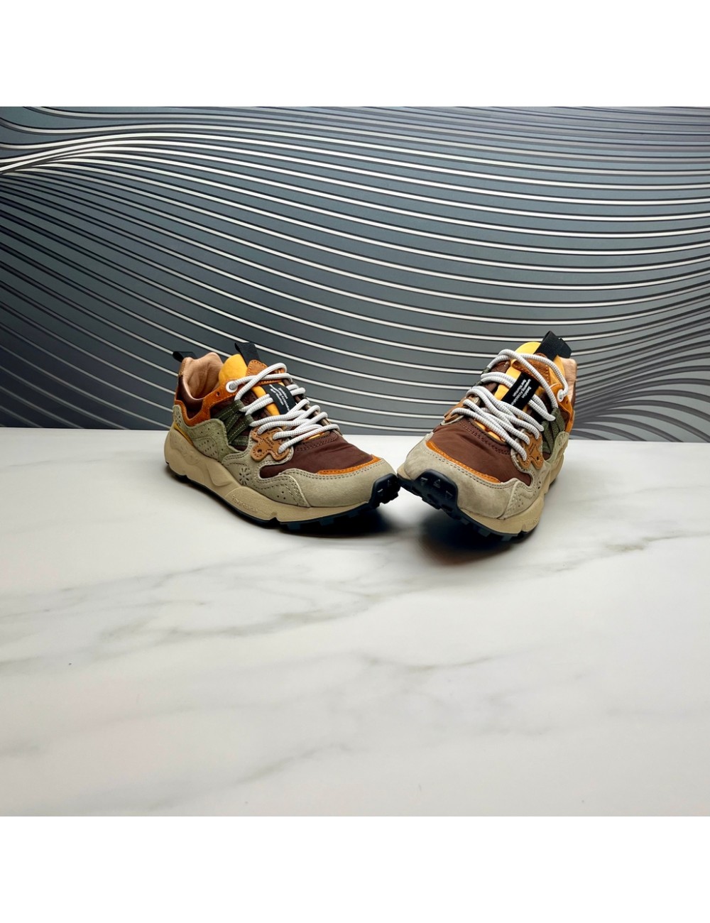 SNEAKER taupe naranja marron
