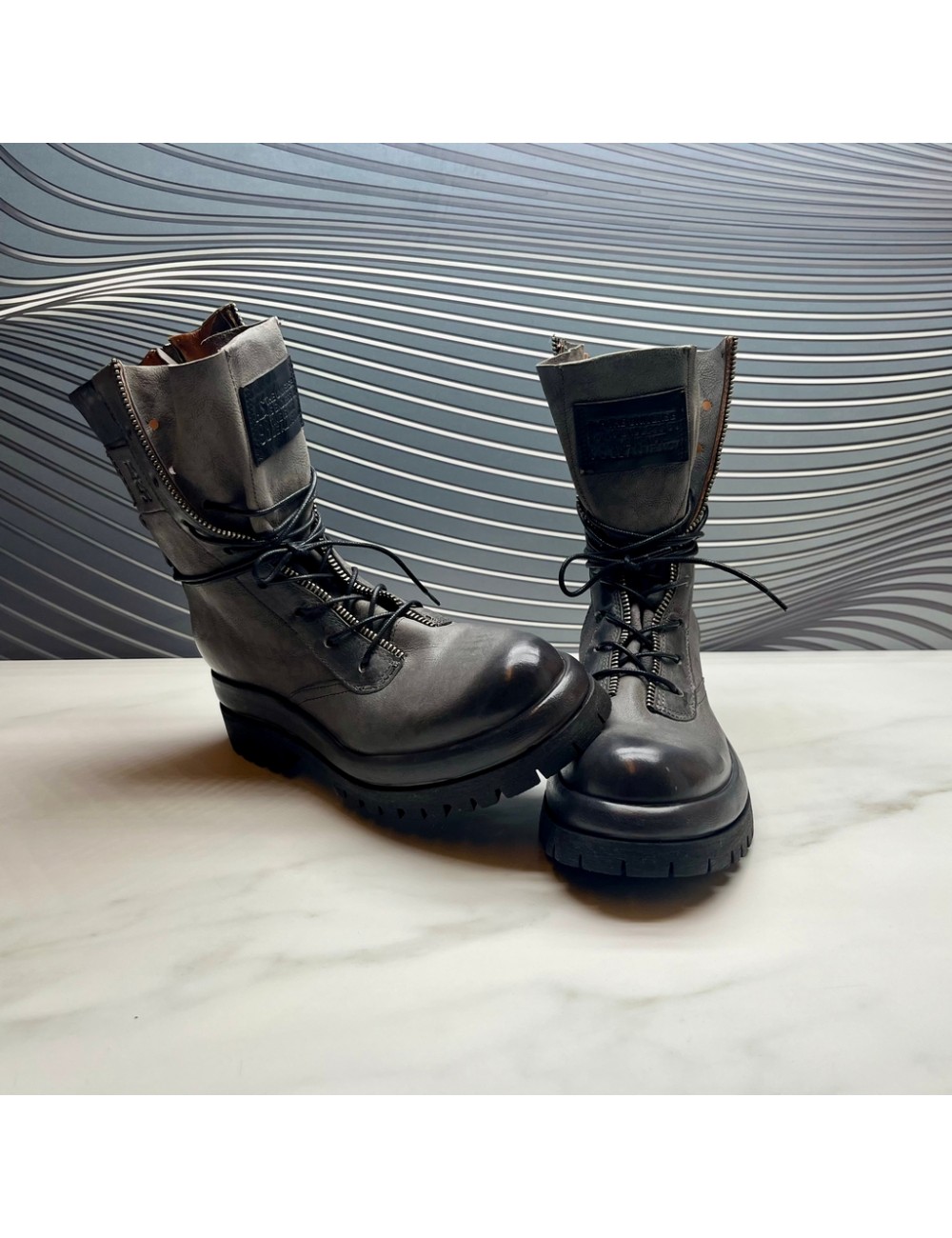 SUPER botin cordon gris