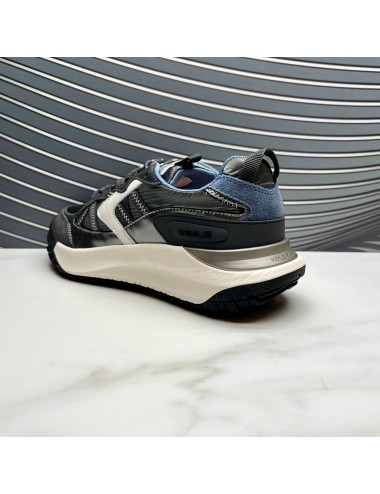 SNEAKER PLOMO