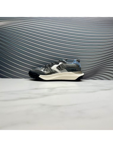 SNEAKER PLOMO
