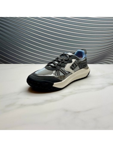 SNEAKER PLOMO