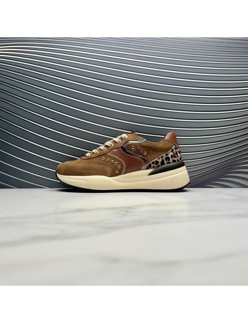 Deportivo tachas leo camel
