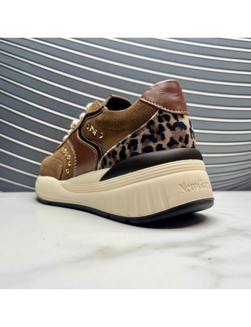 Deportivo tachas leo camel