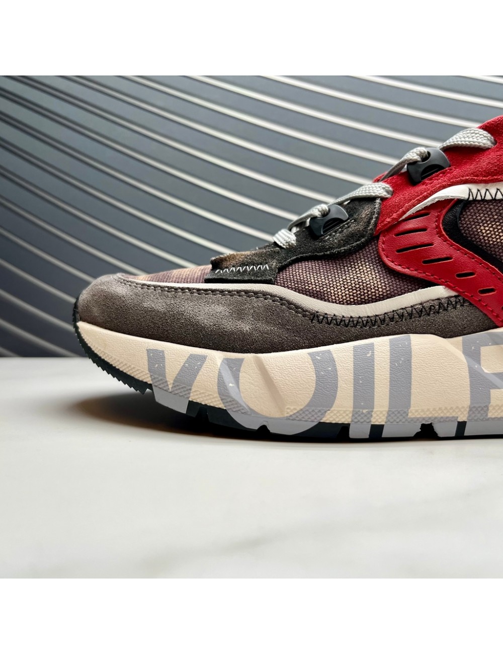 SUPER SNEAKER gris rojo