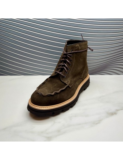 BOTIN pasados ante verde
