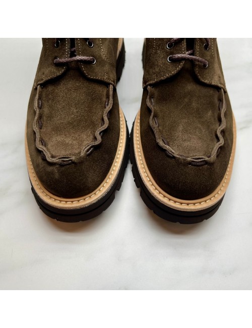 BOTIN pasados ante verde